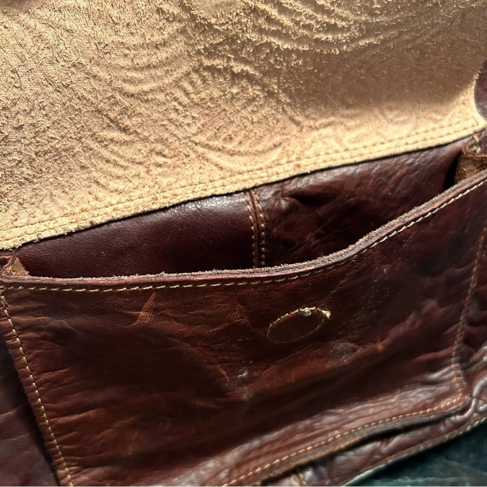 Jack Georges Savio Horseshoe Tooled Leather Crossbody Bag - Picture 6 of 13